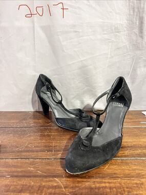 Stuart Weitzman black suede T-strap pumps Size 7.5 TG2017